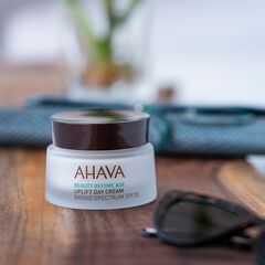 Ahava Beauty Before Age Uplift Day Cream SPF20 Συσφίγγει  και Επαναφέρει την Ελαστικότητα Του Δέρματος 50ml - Αντιγήρανση στο Dvcare