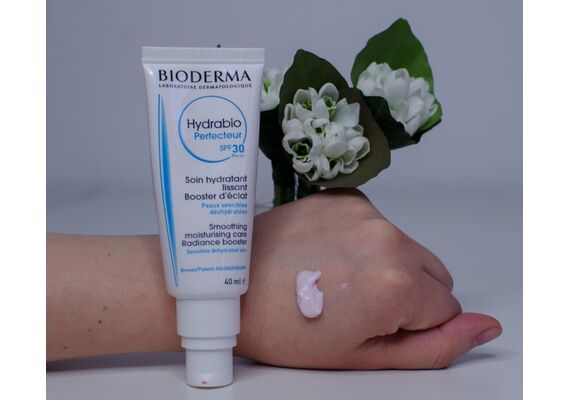 Bioderma Hydrabio Perfecteur SPF30 Smoothing Moisturising Care Radiance Booster 40ml - Ενυδάτωση στο Dvcare
